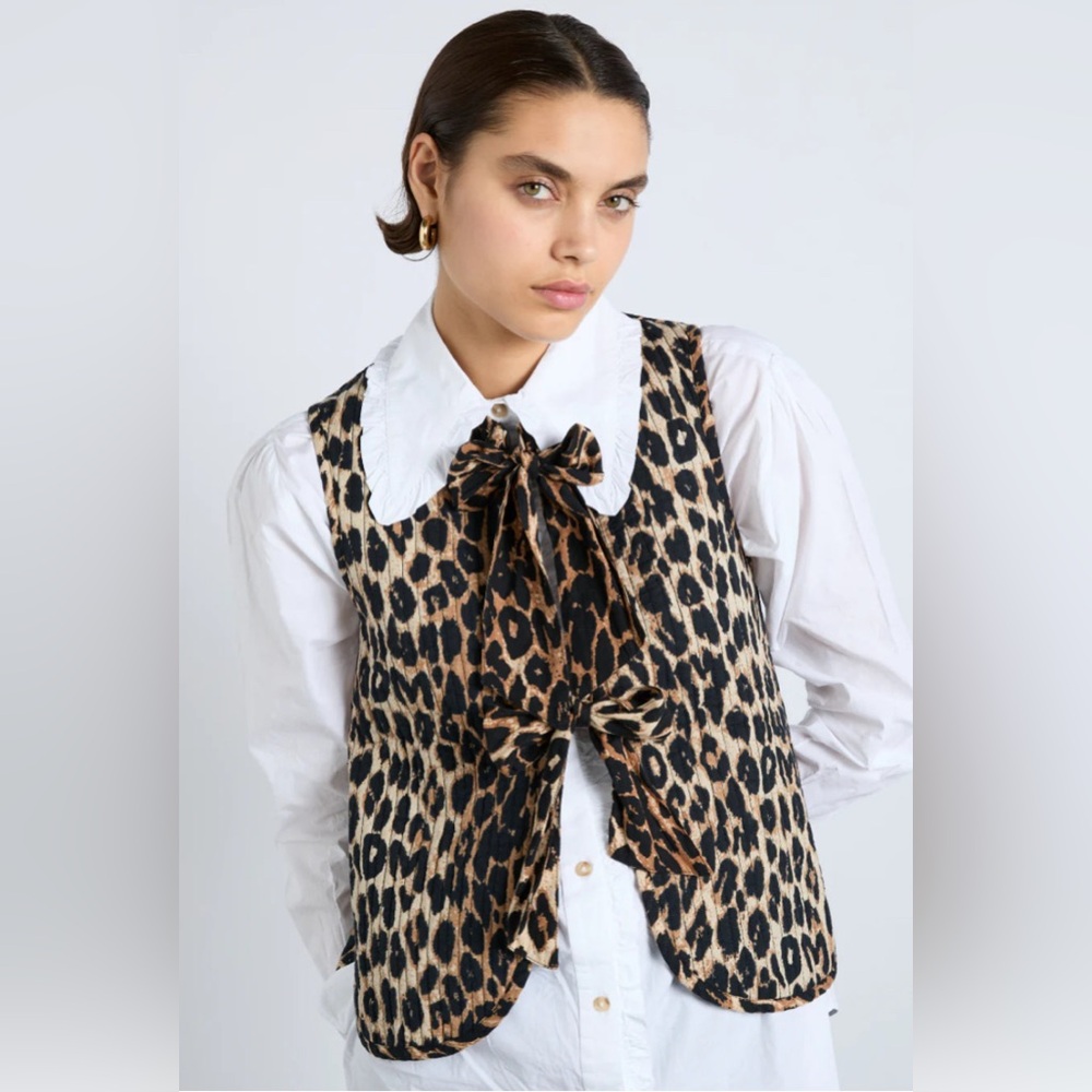 Damson Madder Leopard Tilly Gilet Vest | 4